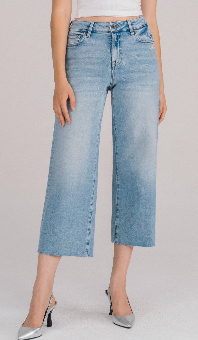 Nori Light Blue Crop Jeans