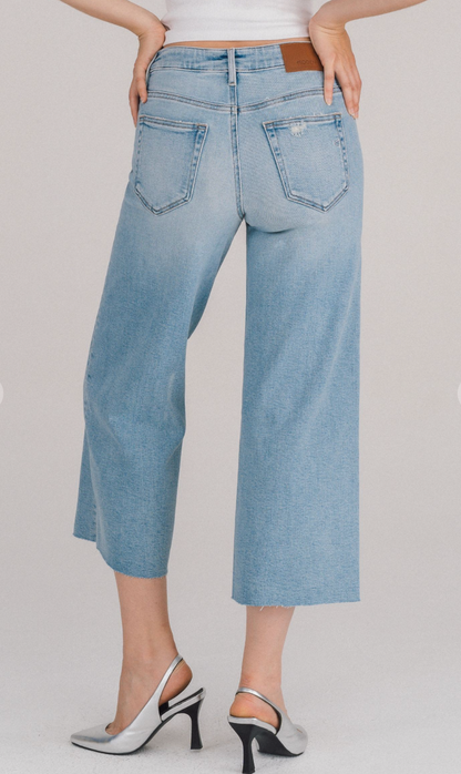 Nori Light Blue Crop Jeans