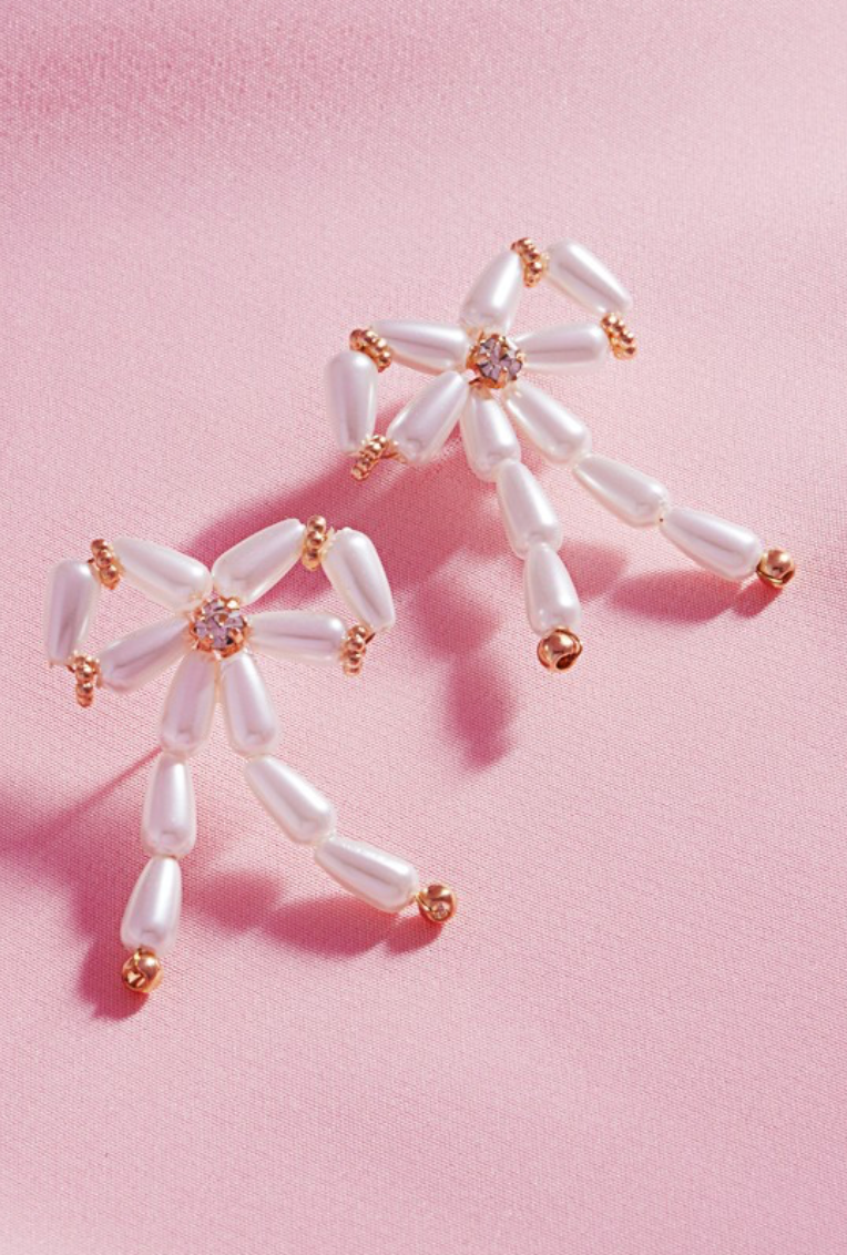 Bow Beads Studs White