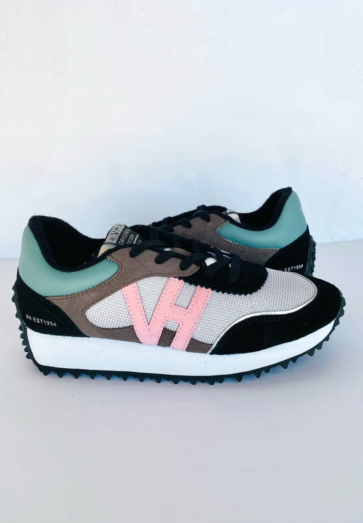 Cosmic Vintage Havana Pink/Black Sneakers