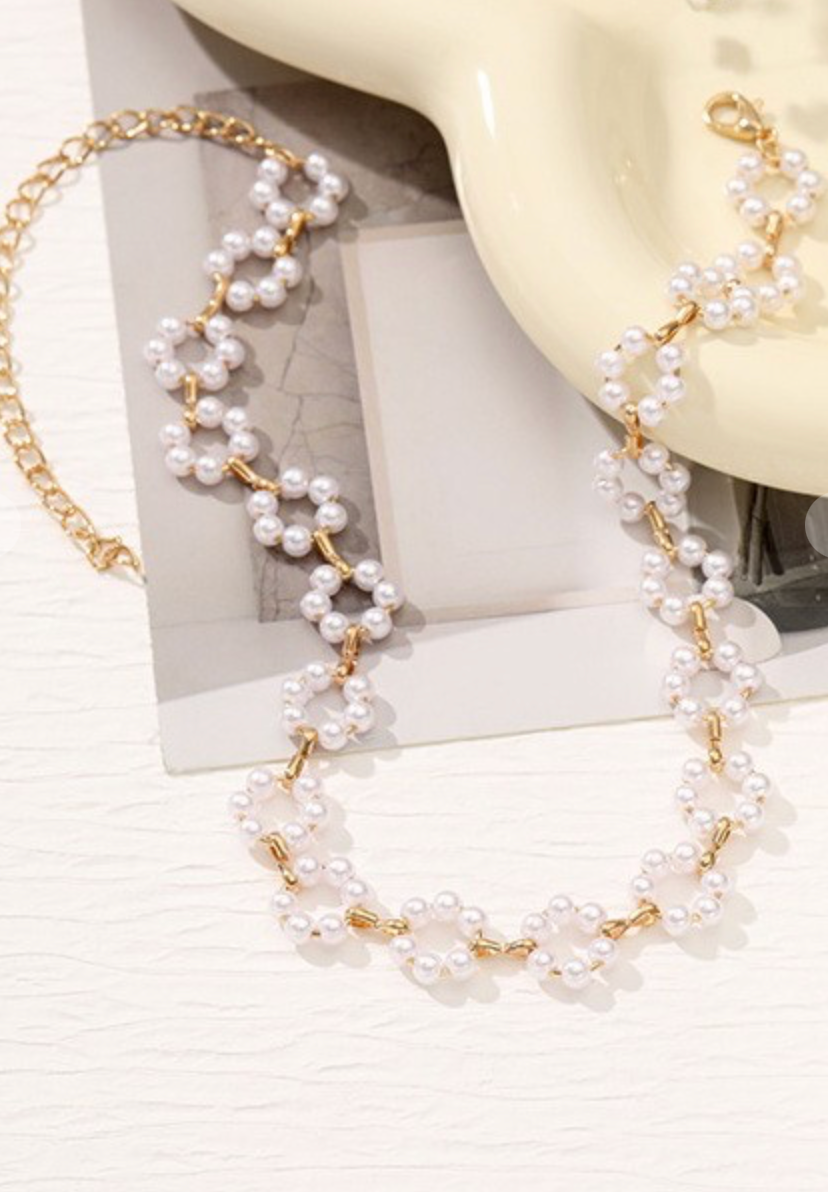 Classic Pearl Flower Necklace