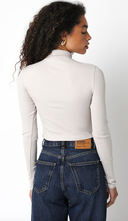 Basic Long Sleeve Turtleneck Oyster