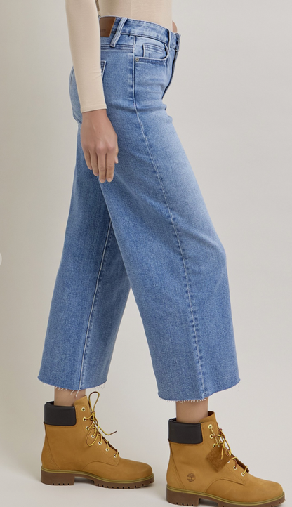 Nori Medium Light Wash Jeans