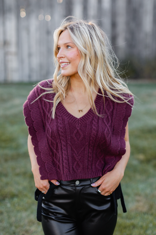 Scallop Side Bow Sweater Wine