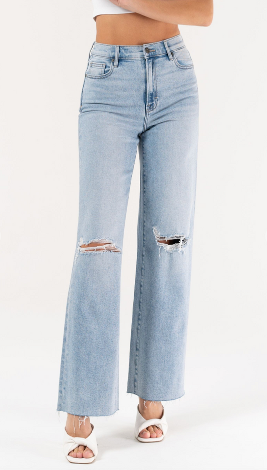 Light Wash Distressed Knee Jeans