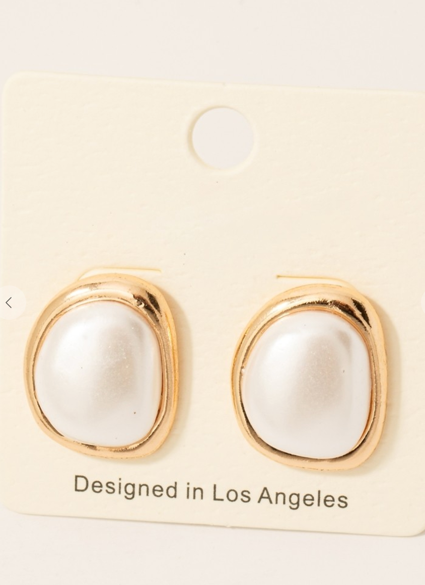 Pearl Shield Studs